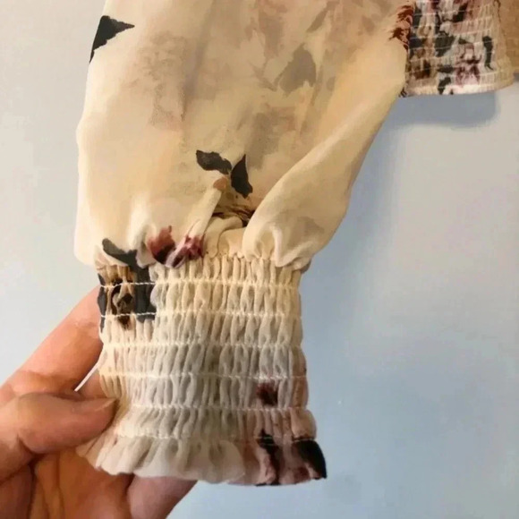 Dynamite  Chiffon Floral Blouse - Picture 2 of 8